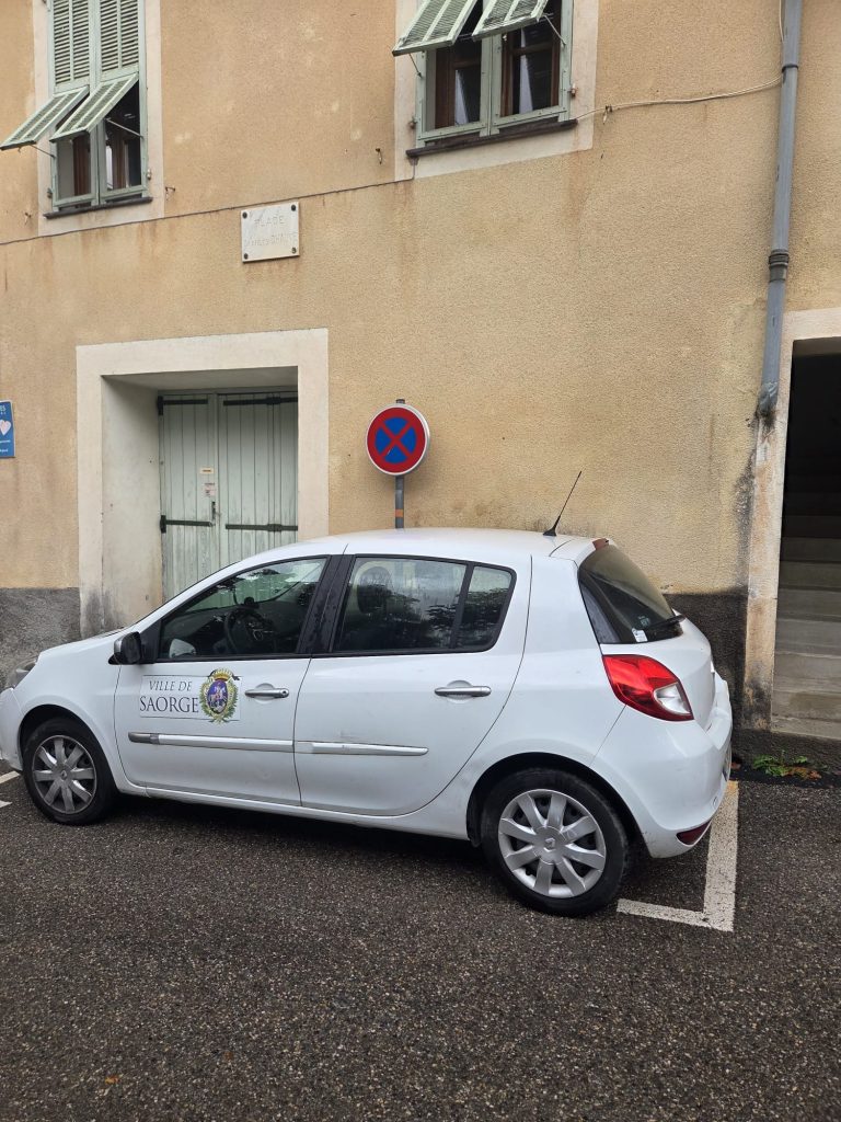 place stationnement mairie